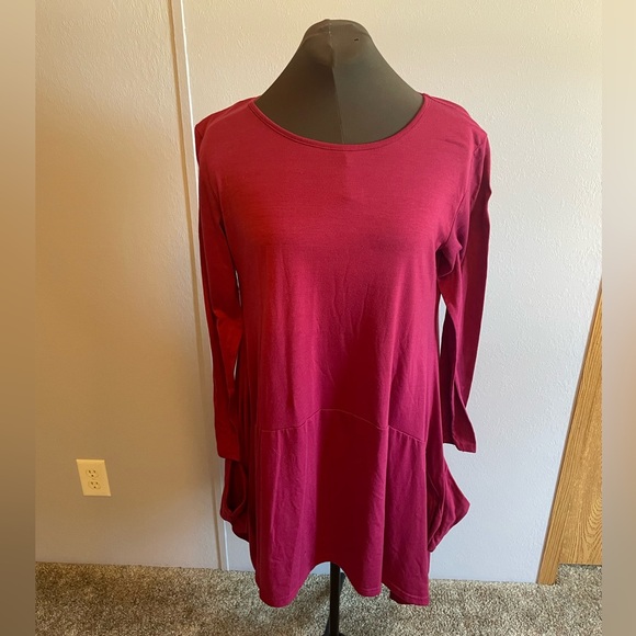 Fuchsia Tunic Top with Pockets - Picture 2 of 4